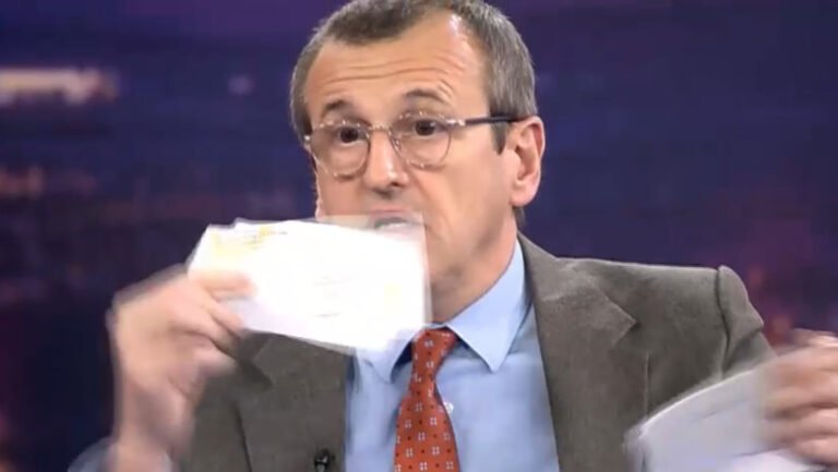 reactia-lui-ilie-bolojan,-dupa-ce-o-diploma-de-doctor-a-fost-rupta,-in-direct,-la-digi24:-„nu-de-diplome-ducem-lipsa”