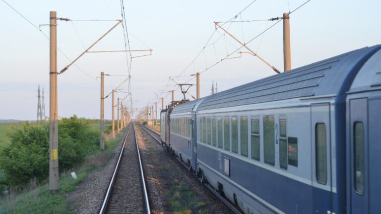 record-pe-calea-ferata,-tronson-modernizat-in-2-ani.-pro-infrastructura:-dovada-ca-poate-performa-daca-se-aprinde-focul-pnrr-sub-scaun