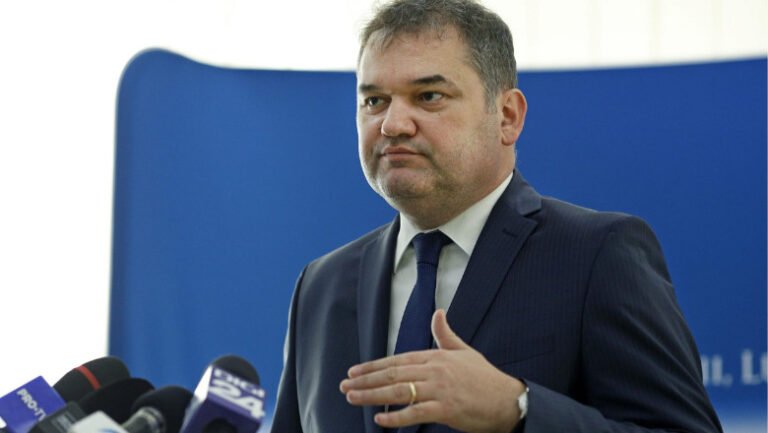 cseke-attila:-guvernul-limiteaza-numarul-de-mandate-pentru-functiile-publice-de-conducere-si-la-inaltii-functionari