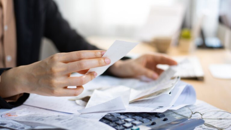 cat-este-ajutorul-de-deces-in-2026-pentru-pensionari-si-membrii-familiei.-statul-plateste-suma-in-doar-trei-zile:-cine-primeste-banii