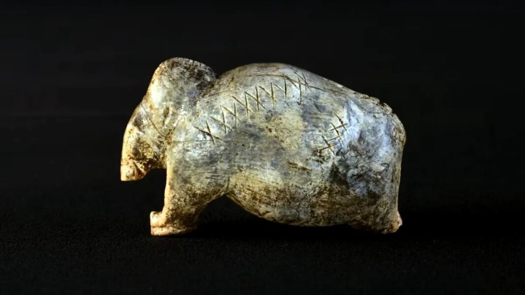 o-noua-perspectiva-asupra-scrierii:-simboluri-din-epoca-de-piatra,-vechi-de-40.000-de-ani