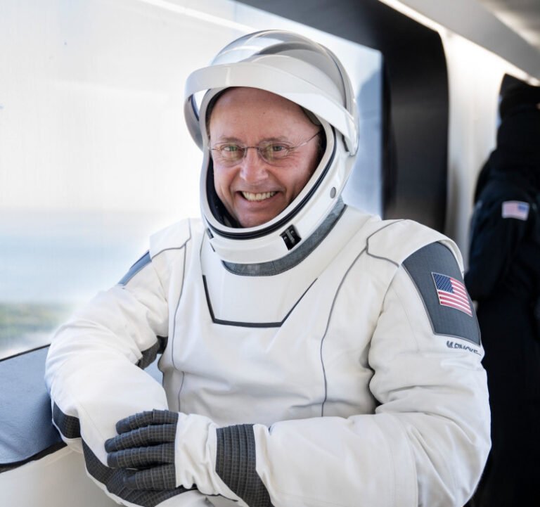 cine-este-astronautul-din-cauza-caruia-a-fost-evacuat-intreg-echipajul-de-pe-statia-spatiala-internationala.-„ma-simt-foarte-bine”