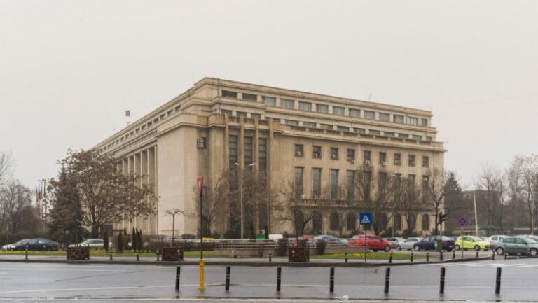 limita-de-cheltuieli-stabilita-de-guvern-pentru-prefecti-in-2026:-cati-bani-pot-fi-decontati-pentru-cazare-si-deplasari