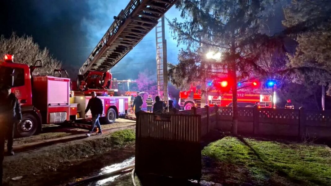 incendiu-la-o-biserica-din-teleorman.-acoperisul-s-a-prabusit