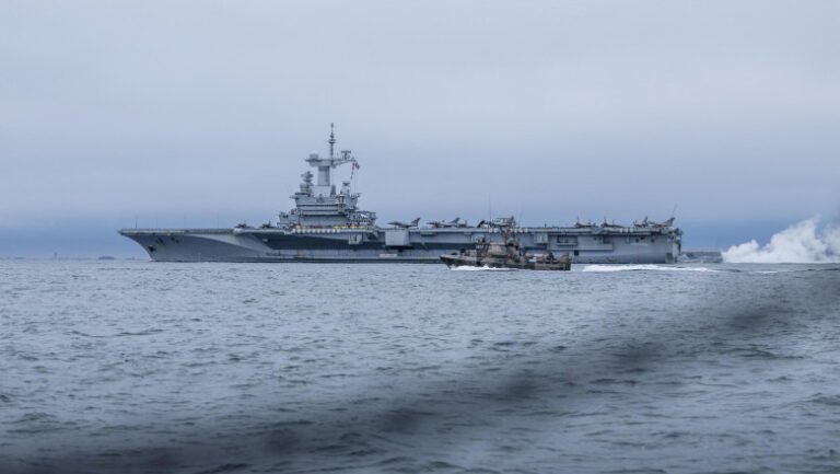 „acest-comportament-nu-este-surprinzator”.-cum-i-au-prins-suedezii-pe-rusi-cu-drona-in-apropierea-portavionului-charles-de-gaulle