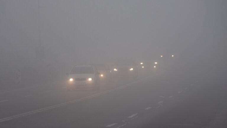 infotrafic:-ceata-in-zece-judete,-restrictii-de-circulatie-pe-a1-deva-–-sibiu-din-cauza-unui-incendiu-la-un-autoturism