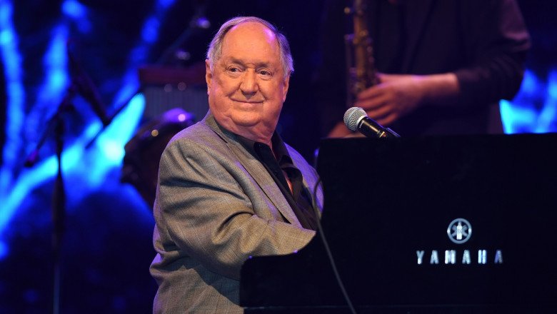 neil-sedaka-a-murit.-cantaretul-si-compozitorul-american-faimos-pentru-cantecul-„breaking-up-is-hard-to-do”-avea-86-de-ani neil-sedaka-a-murit.-cantaretul-si-compozitorul-american-faimos-pentru-cantecul-„breaking-up-is-hard-to-do”-avea-86-de-ani