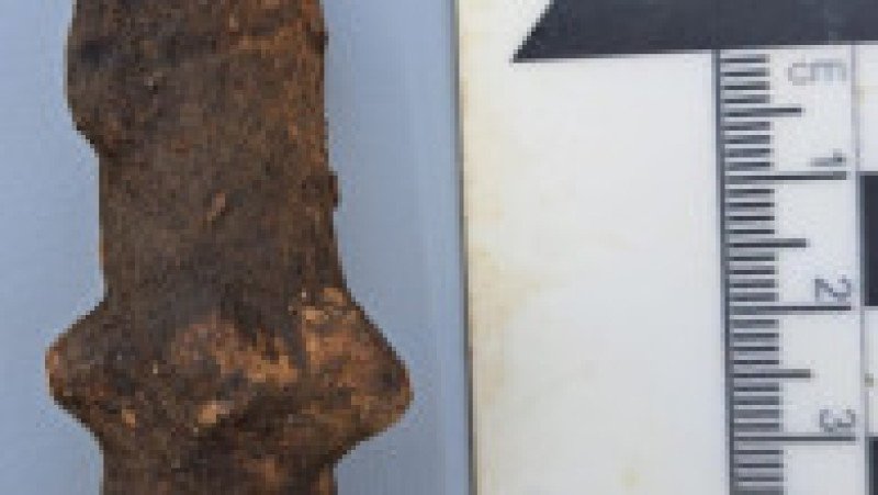 Figurină feminină veche de peste 7.500 de ani, descoperită de arheologi în apropierea municipiului Sfântu Gheorghe. Foto: Facebook/Muzeul Naţional al Carpaţilor Răsăriteni | Poza 6 din 9