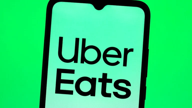 Uber Eats revine în România și anunță că extinde serviciile de livrare în Europa. București, primul pe listă!