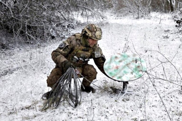 razboi-la-viteza-extrema:-rolul-inteligentei-artificiale-militare-in-evolutia-conflictelor.-amenintari-pentru-stabilitatea-strategica