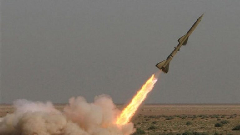 rachete-iraniene,-lansate-in-directia-europei.-doua-proiectile-ar-fi-fost-trimise-spre-cipru,-unde-se-afla-baze-britanice