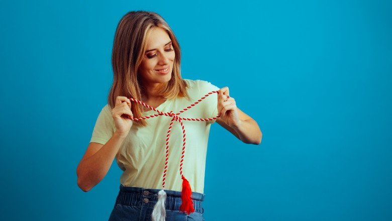 ce-simbolizeaza-culorile-martisorului.-povestea-firului-alb-rosu-care-vesteste-primavara-pe-1-martie ce-simbolizeaza-culorile-martisorului.-povestea-firului-alb-rosu-care-vesteste-primavara-pe-1-martie