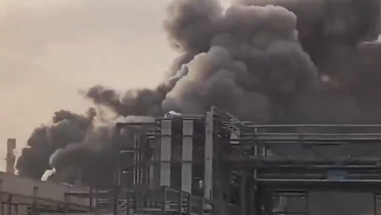 incendiu-la-una-din-cele-mai-mari-rafinarii-din-arabia-saudita.-instalatia,-lovita-de-resturi-de-drone-iraniene