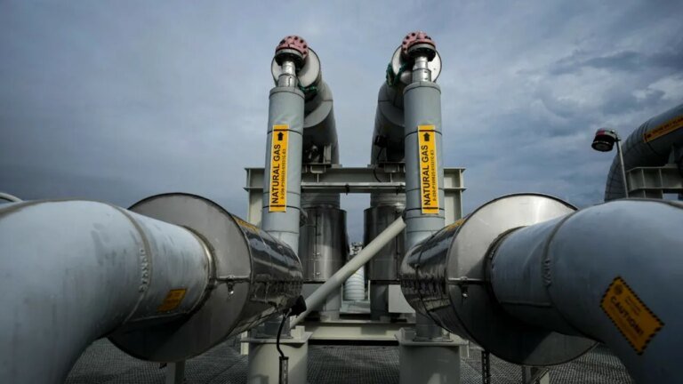 india-reduce-livrarile-de-gaze-catre-industrie,-pe-fondul-escaladarii-conflictului-din-orientul-mijlociu