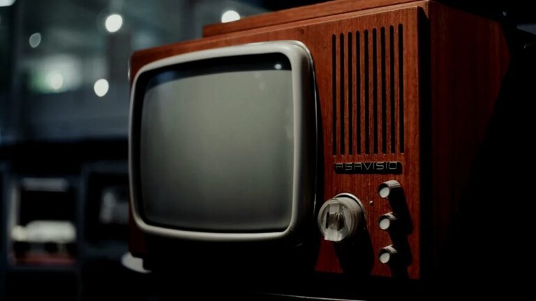 seara-in-care-televiziunea-s-a-oprit.-ce-vedeau-romanii-la-televizor-cand-a-inceput-cutremurul-din-1977