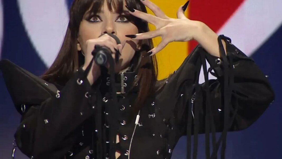 alexandra-capitanescu-reprezinta-romania-la-eurovision-2026.-a-castigat-selectia-nationala-cu-piesa-„choke-me”