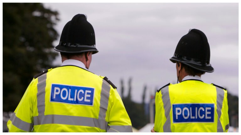 patru-barbati-au-fost-arestati-in-londra-pentru-suspiciunea-de-spionaj-in-favoarea-iranului