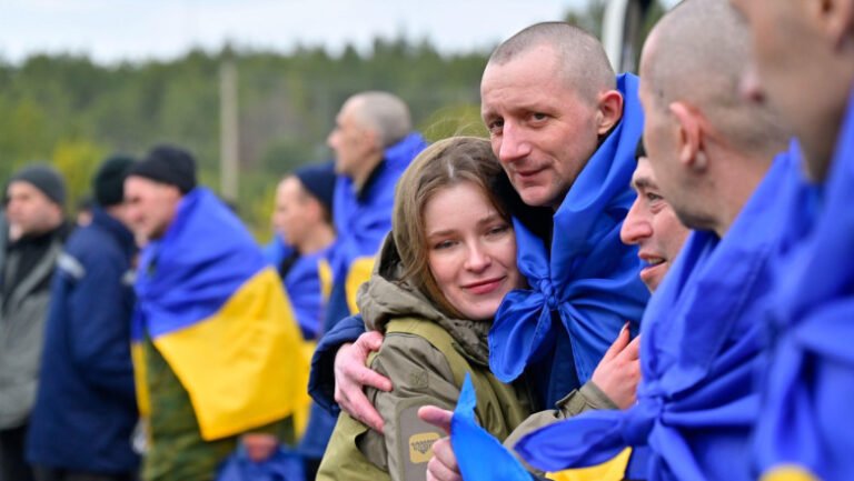 schimb-masiv-de-prizonieri-intre-ucraina-si-rusia:-1.000-de-persoane-s-au-intors-acasa-in-doua-zile