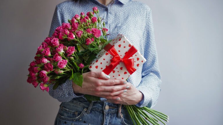 8-martie-2026:-cele-mai-inspirate-cadouri-pentru-ziua-femeii.-ce-surpriza-ii-poti-face-mamei,-colegei-sau-invatatoarei