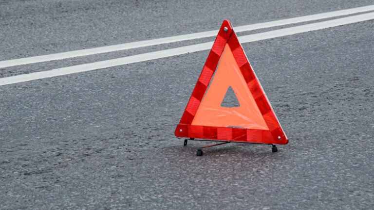 accident-cu-patru-masini-in-bistrita-nasaud:-12-persoane-implicate,-o-femeie-si-doi-copii-au-fost-transportati-la-spital