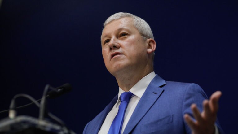 mai-redimensioneaza-personalul-din-prefecturi.-predoiu-anunta-cresterea-bugetului-si-reduceri-in-judetele-mai-mici