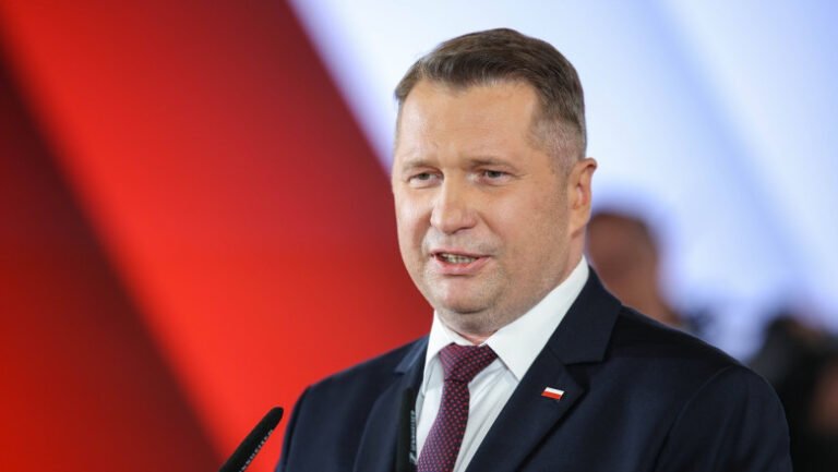 fostul-partid-de-guvernamant-polonez-alege-un-adept-al-liniei-dure-drept-candidat-la-sefia-guvernului-in-alegerile-din-2027