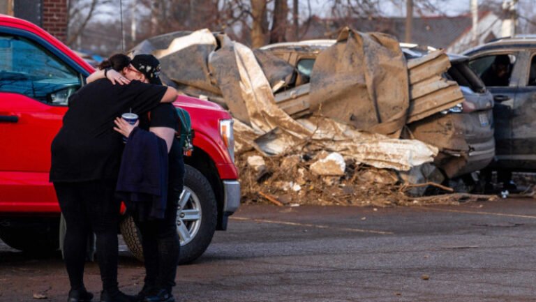 tornade-devastatoare-in-sua:-cel-putin-sase-morti,-printre-victime-un-baiat-de-12-ani.-zeci-de-case-distruse-in-michigan-si-oklahoma