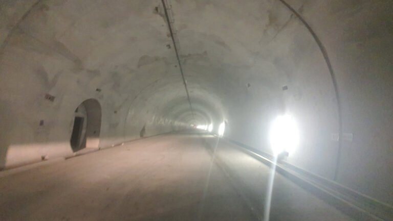 ministerul-transporturilor-anunta-ca-prioritatea-pe-2026-este-revizuirea-acordului-de-mediu-pe-autostrada-sibiu-pitesti