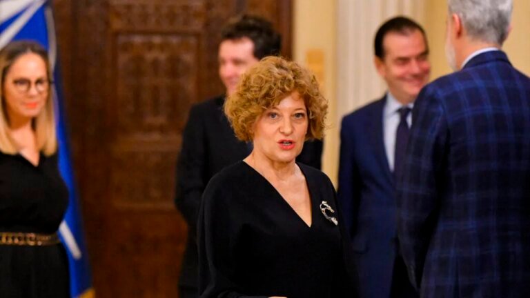 peste-2200-de-sesizari-pe-platforma-„fara-hartie”.-gheorghiu:-statul-stie-sa-se-saboteze-el-pe-el-singur