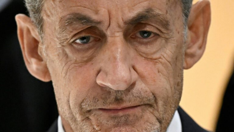 fostul-presedinte-francez-nicolas-sarkozy-intra-din-nou-la-inchisoare