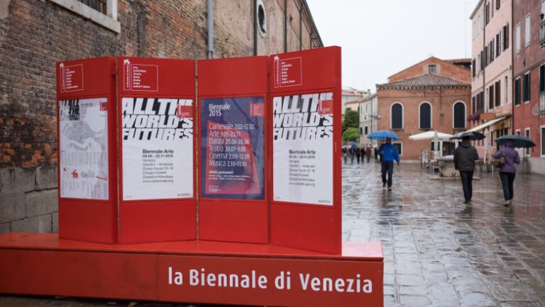 ucraina-protesteaza-impotriva-prezentei-rusiei-la-bienala-de-arta-din-venetia:-„mesaj-periculos-de-normalizare-a-politicii-de-genocid”