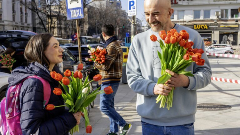 la-inceput-de-martie,-caravana-digi-fm-a-raspandit-zambete-si-culoare-in-centrul-capitalei