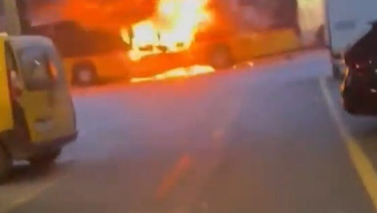 mai-multe-persoane-au-murit-in-elvetia,-dupa-ce-un-barbat-si-ar-fi-dat-foc-intr-un-autocar-si-vehiculul-a-fost-mistuit-de-flacari