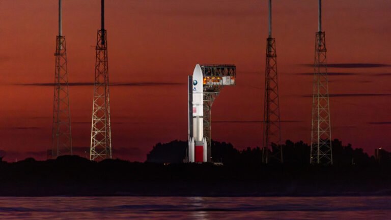 intarzierile-dezvoltarii-rachetei-starship-a-spacex-pune-in-pericol-planul-nasa-de-a-trimite-astronauti-pe-luna