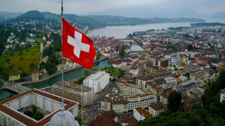 elvetia:-cel-putin-sase-persoane-si-au-pierdut-viata-intr-un-incendiu-izbucnit-intr-un-autobuz