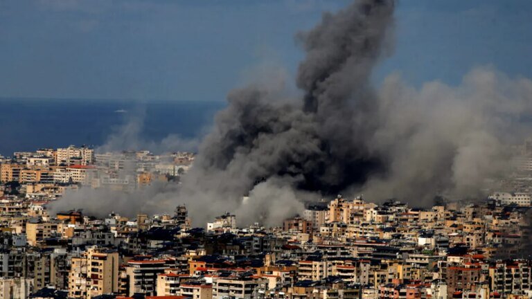 israel-lanseaza-noi-atacuri-asupra-infrastructurii-hezbollah-din-beirut