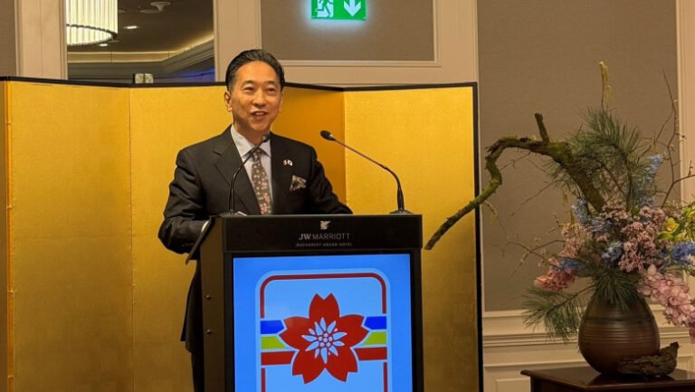 turism-romanesc-promovat-de-ambasadorul-japoniei:-vulcanii-noroiosi,-pietroasele-si-carnatii-de-plescoi,-in-postarile-sale-despre-buzau