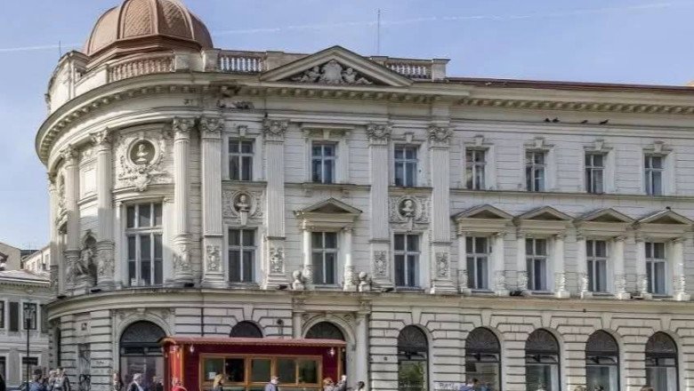 palatul-dacia-–-romania,-din-centrul-vechi-al-capitalei,-viitoarea-pinacoteca-a-bucurestiului,-va-fi-consolidat-si-modernizat