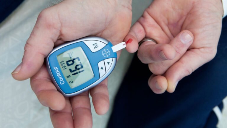 pacientii-cu-diabet-zaharat-de-tip-2:-scad-complicatiile-cardiovasculare,-cresc-decesele-prin-dementa