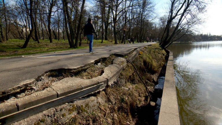dezastru-in-cel-mai-mare-parc-din-bucuresti.-herastrau,-un-simbol-si-monument-istoric,-este-o-ruina-uitata-de-autoritati