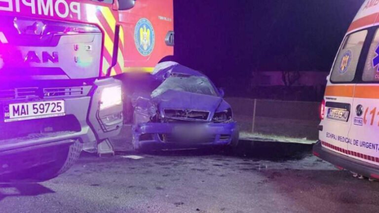 accident-grav-pe-dn-1:-o-fetita-si-un-barbat-au-murit-intr-o-coliziune-in-care-au-fost-implicate-doua-masini-si-un-camion