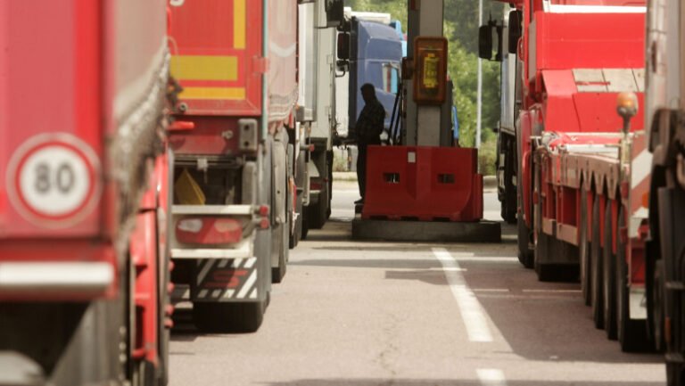 guvernul-a-aprobat-prelungirea-ajutorului-pentru-transportatori-privind-motorina-cumparata-pana-la-finalul-lui-2026