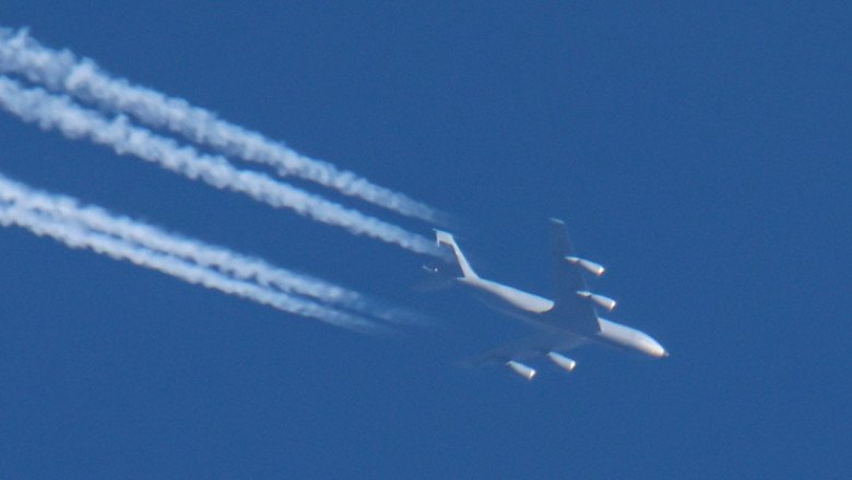 un-avion-american-de-realimentare-kc-135-stratotanker-s-a-prabusit-in-irak