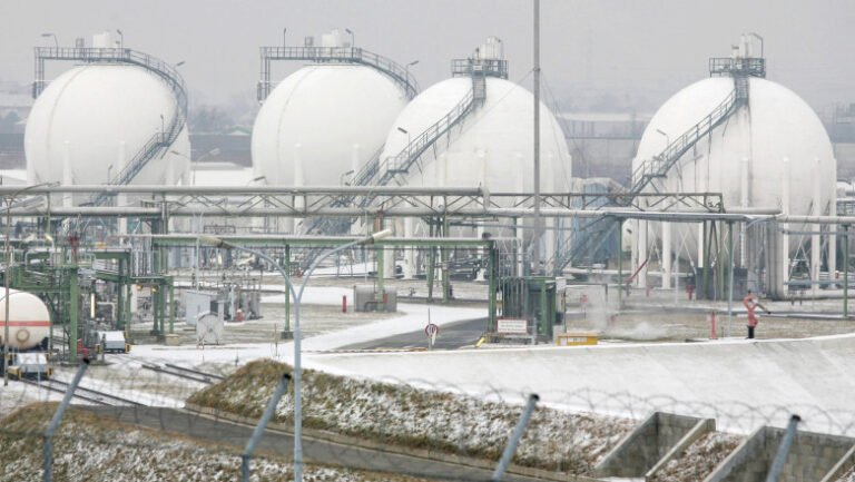 impovarata-cu-datorii,-europa-are-putine-optiuni-pentru-a-atenua-impactul-exploziei-preturilor-la-energie