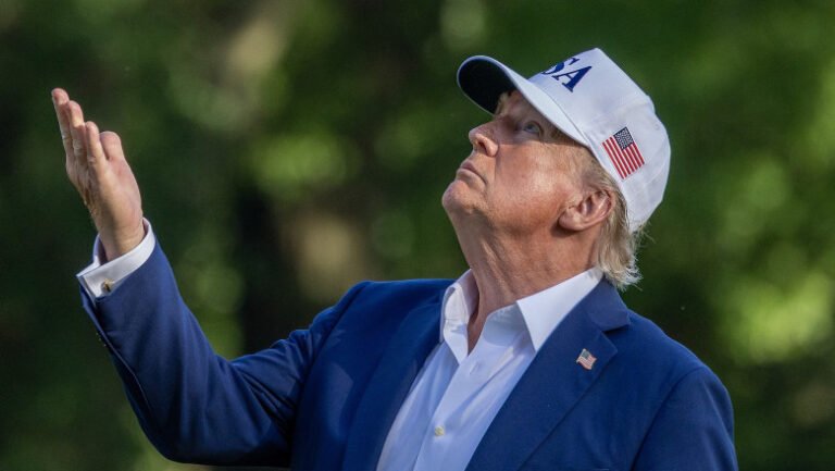 unul-dintre-cei-mai-puternici-oameni-din-iran-spune-ca-donald-trump-„nu-este-suficient-de-inteligent”