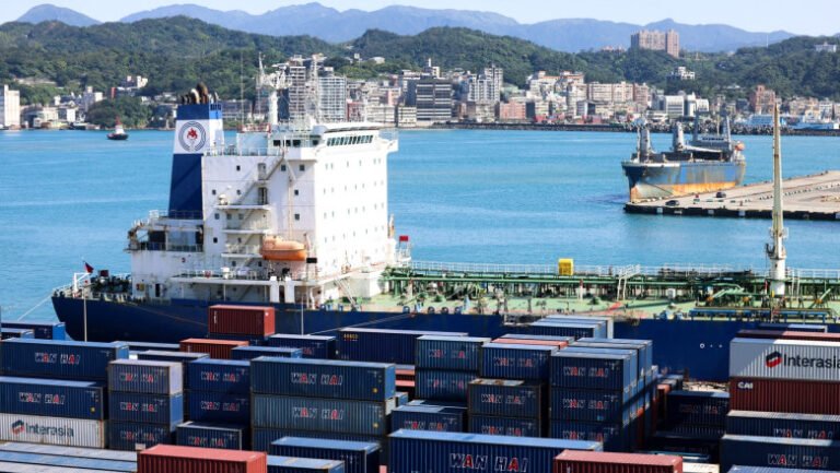 conflictul-din-orientul-mijlociu-loveste-afacerile-globale:-preturi-in-crestere-si-rute-comerciale-in-pericol