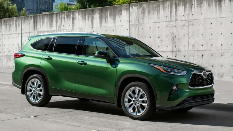 alerta-toyota:-recall-masiv-pentru-peste-550.000-de-suv-uri-din-cauza-unor-probleme-la-scaune