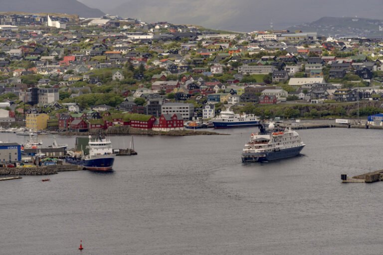 „pare-ca-noi-suntem-urmatorii”.-teritoriul-danez-care-vrea-independenta,-dar-se-teme-ca-va-ajunge-tinta-lui-trump-sau-a-rusiei