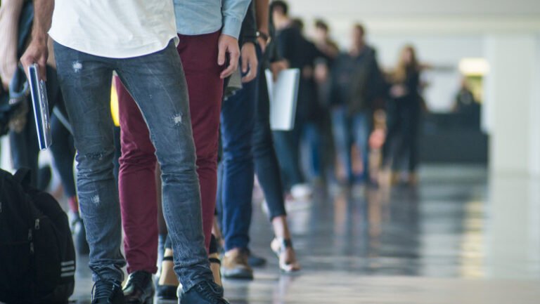 rata-somajului-a-crescut-la-6,3%-in-romania,-in-ultimul-trimestru-din-2025.-aproape-30%-dintre-tineri-nu-au-un-loc-de-munca