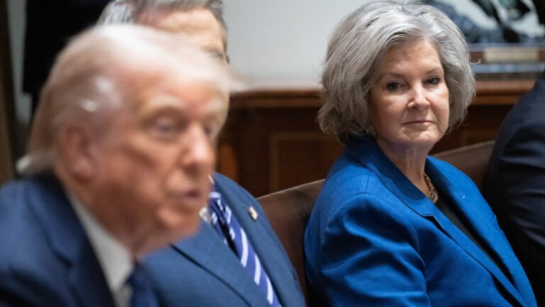 sefa-de-cabinet-a-lui-donald-trump-are-cancer-la-san.-„in-curand-se-va-simti-mai-bine-ca-niciodata!”,-anunta-presedintele-sua